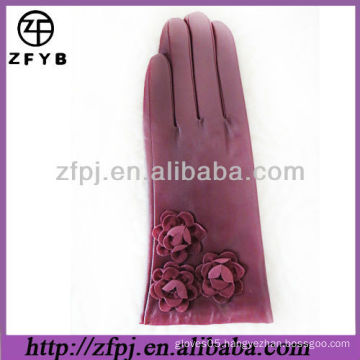 Leather flower adorn gloves